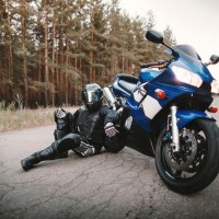 Čo nesmie chýbať každému motorkárovi? Okrem motorky